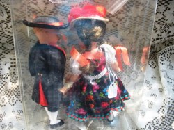 black forest two dolls in container_05